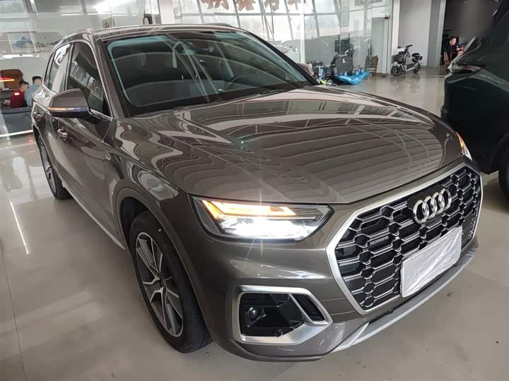 Фото 4 - Audi Q5L