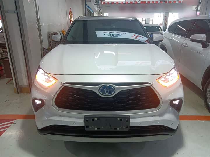 Фото 3 - Toyota Highlander