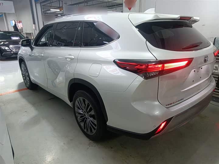 Фото 5 - Toyota Highlander
