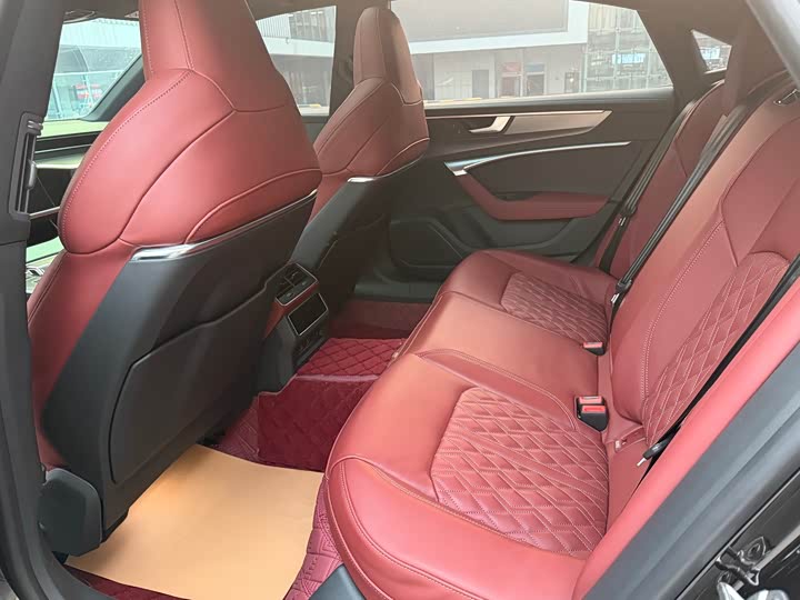 Фото 6 - Audi A7L