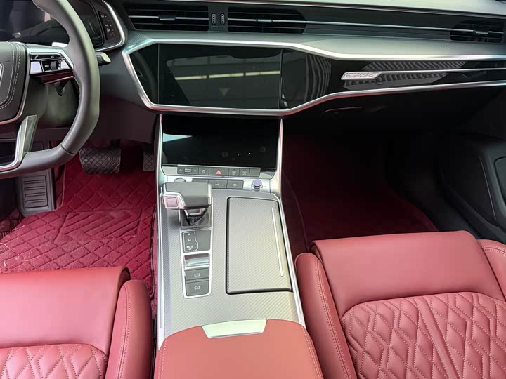 Фото 9 - Audi A7L