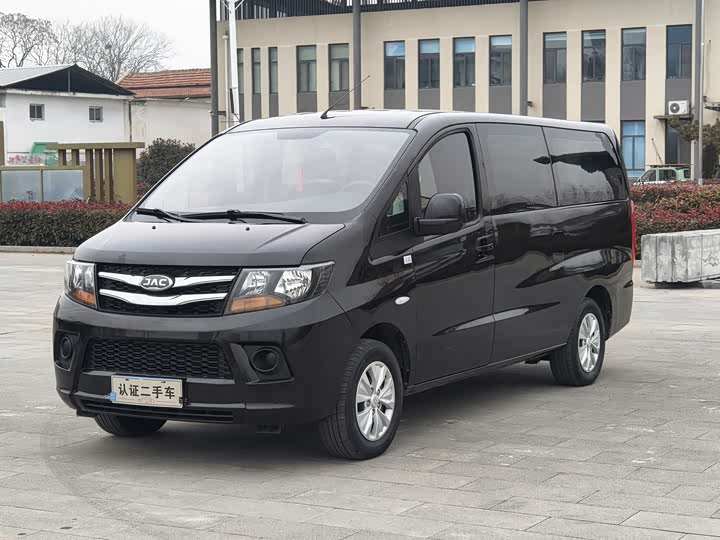 Фото 1 - JAC Refine M3