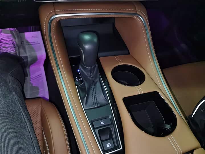 Фото 5 - Toyota Avalon