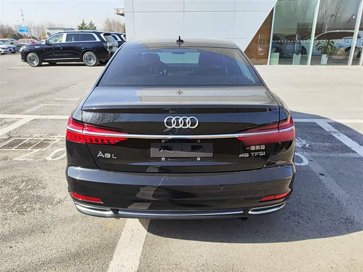 Фото 6 - Audi A6L