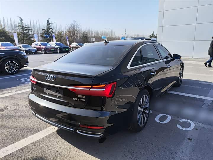 Фото 7 - Audi A6L