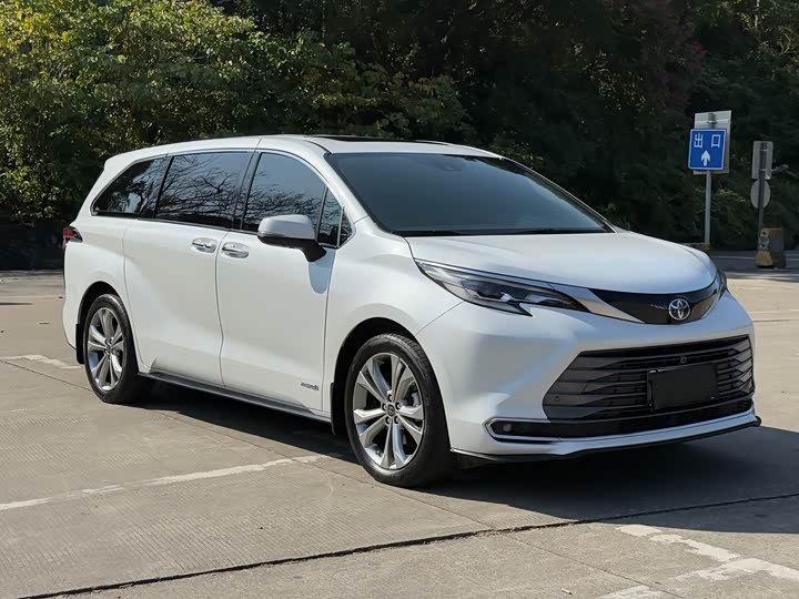 Фото 2 - Toyota Sienna