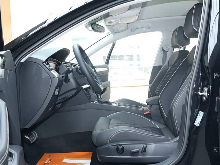 Фото 8 - Volkswagen Magotan GTE Hybrid