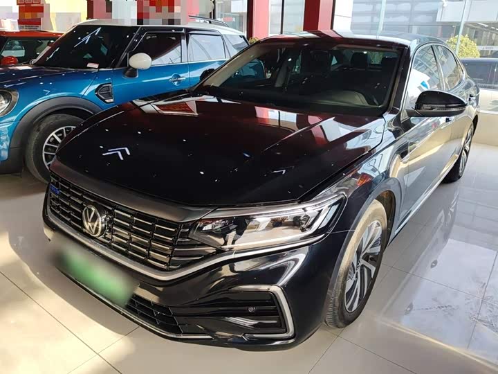 Фото 2 - Volkswagen Passat Hybrid