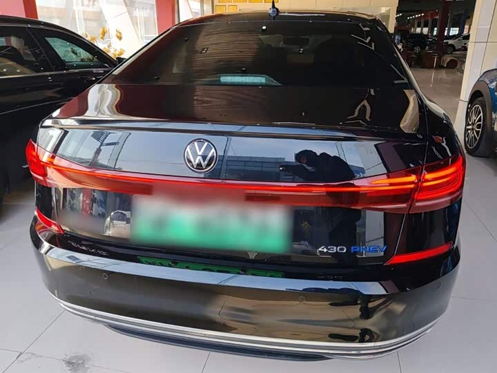 Фото 6 - Volkswagen Passat Hybrid