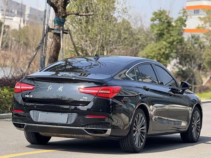 Фото 7 - Hongqi H5