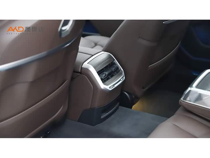 Фото 9 - BMW 7 Series