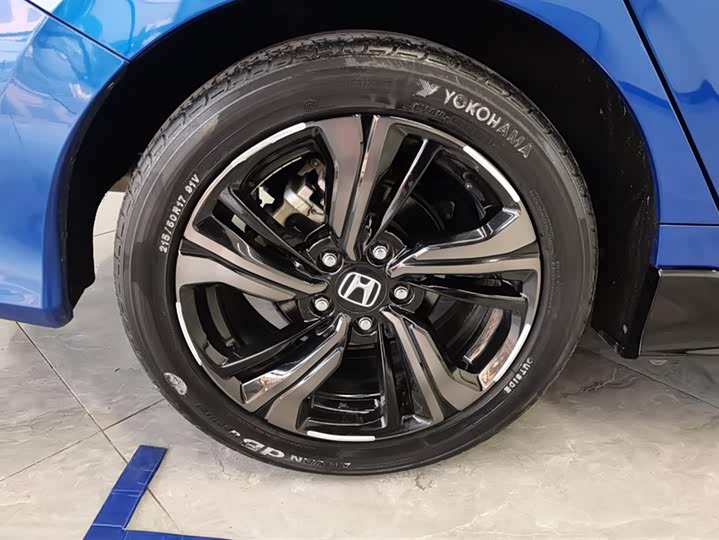 Фото 6 - Honda Civic