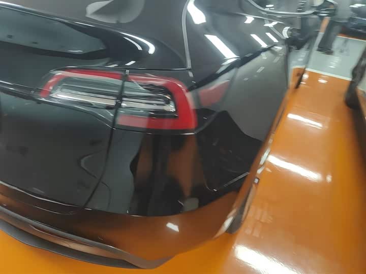 Фото 8 - Tesla Model Y