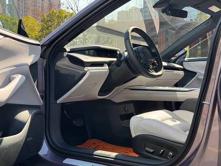 Фото 4 - Xiaomi SU7