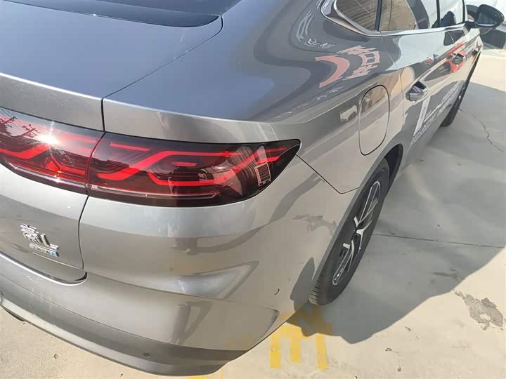 Фото 8 - BYD Qin L