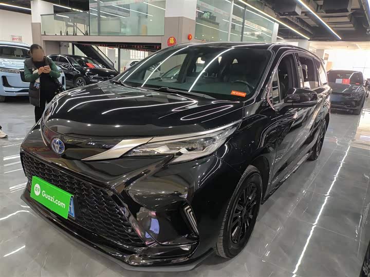 Фото 2 - Toyota Sienna