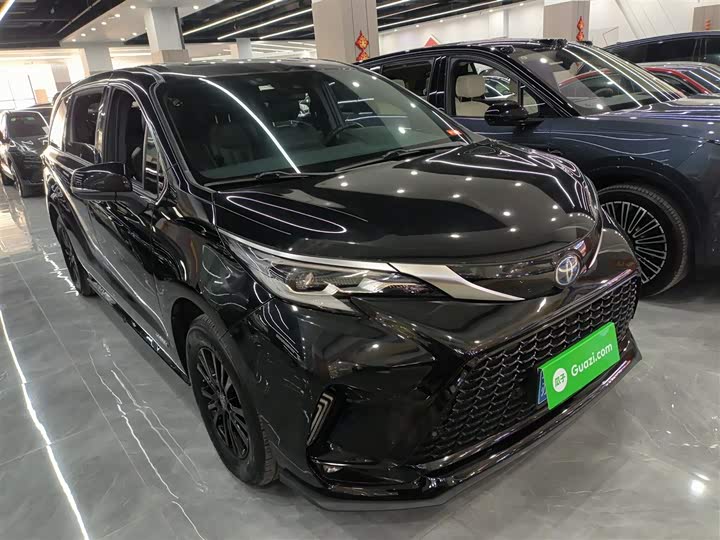 Фото 4 - Toyota Sienna