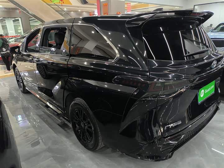 Фото 5 - Toyota Sienna