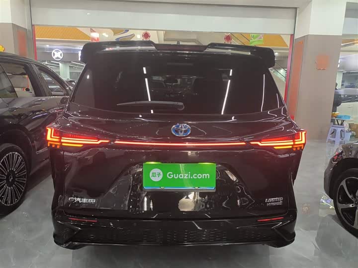 Фото 6 - Toyota Sienna