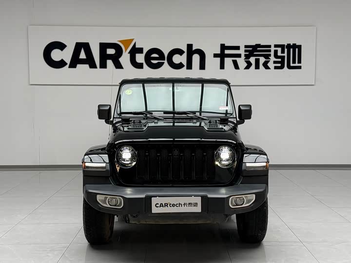 Фото 3 - Jeep Wrangler