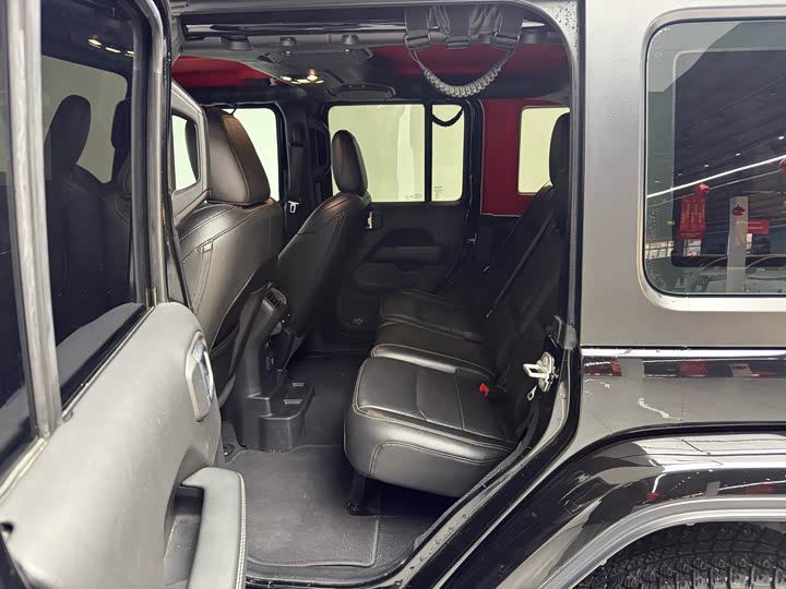 Фото 5 - Jeep Wrangler