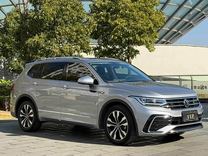 Фото 3 - Volkswagen Tiguan L Pro