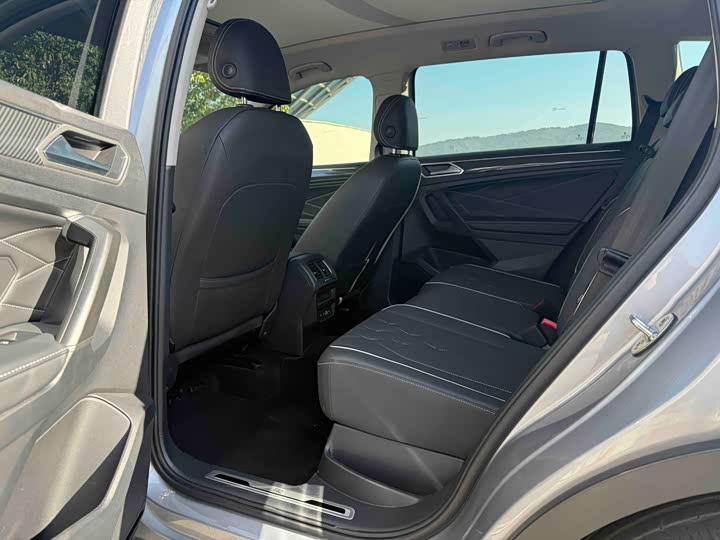 Фото 5 - Volkswagen Tiguan L Pro