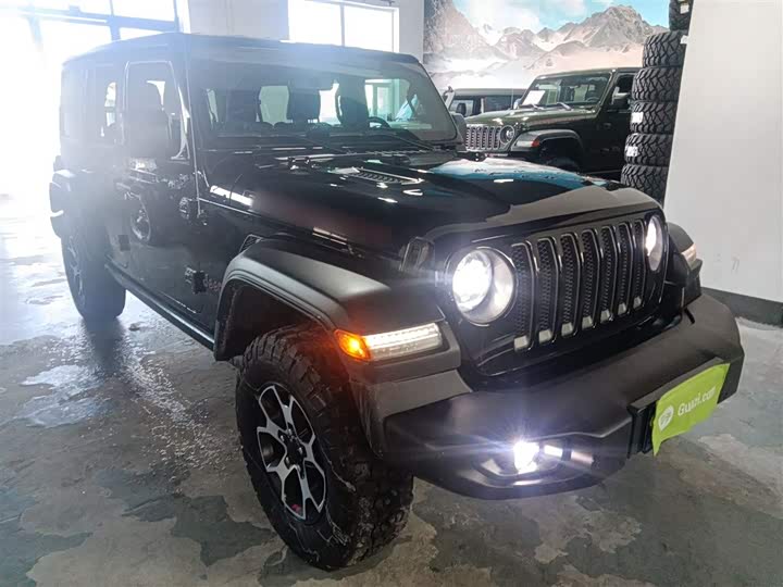 Фото 4 - Jeep Wrangler