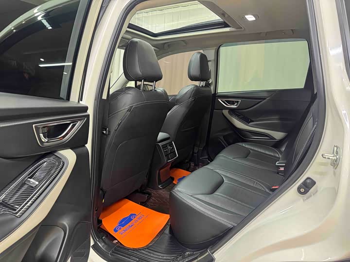 Фото 8 - Subaru Forester