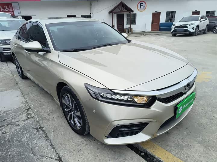 Фото 4 - Honda Inspire