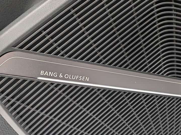 Фото 9 - Audi Q5L