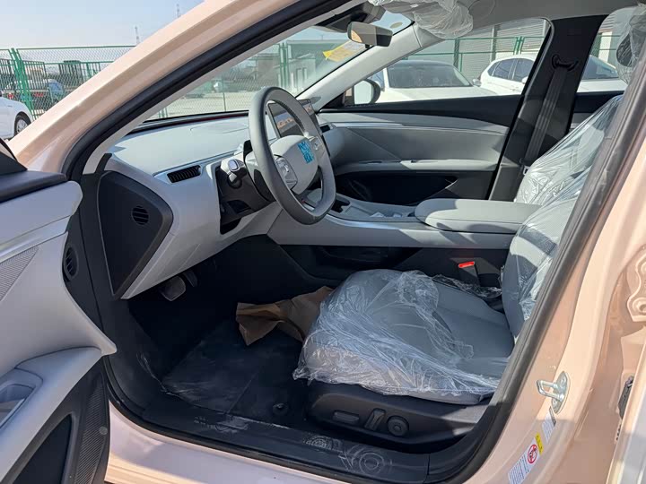 Фото 6 - XPeng Mona M03