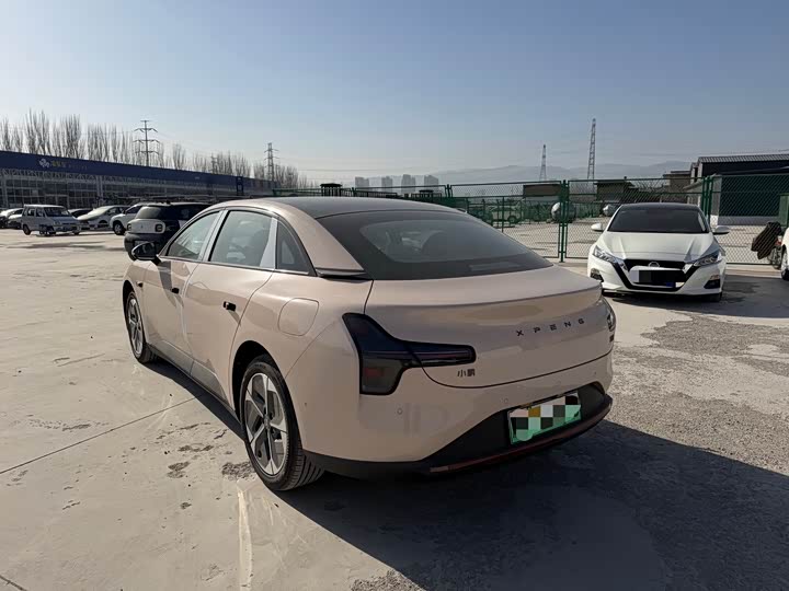 Фото 7 - XPeng Mona M03
