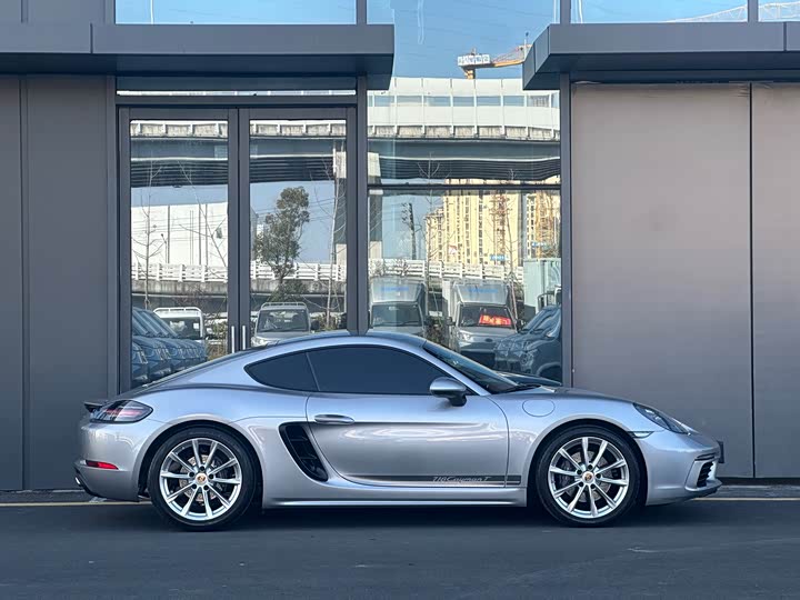 Фото 4 - Porsche 718