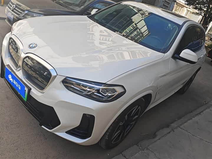 Фото 1 - BMW iX3