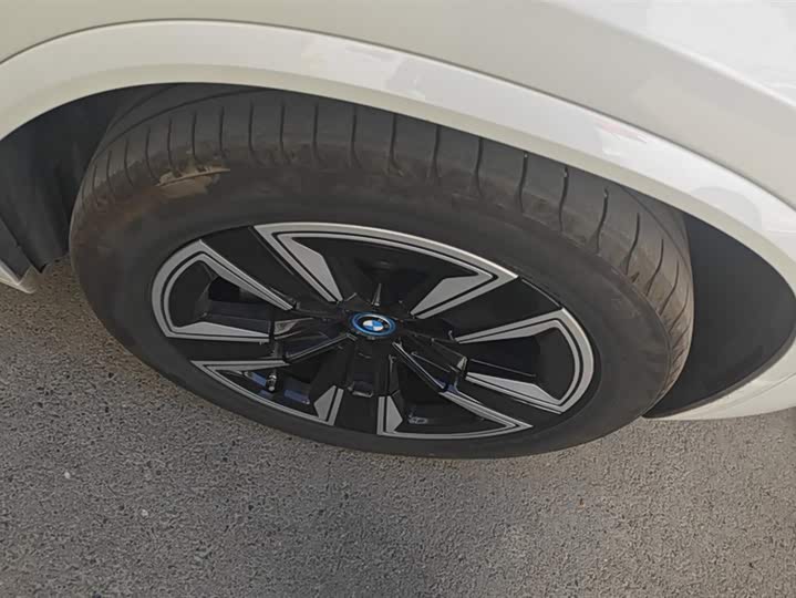 Фото 6 - BMW iX3