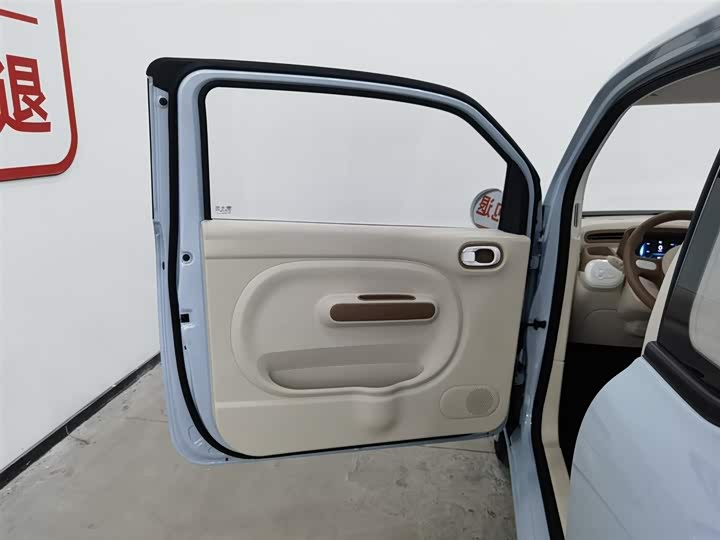 Фото 8 - Bestune Pony