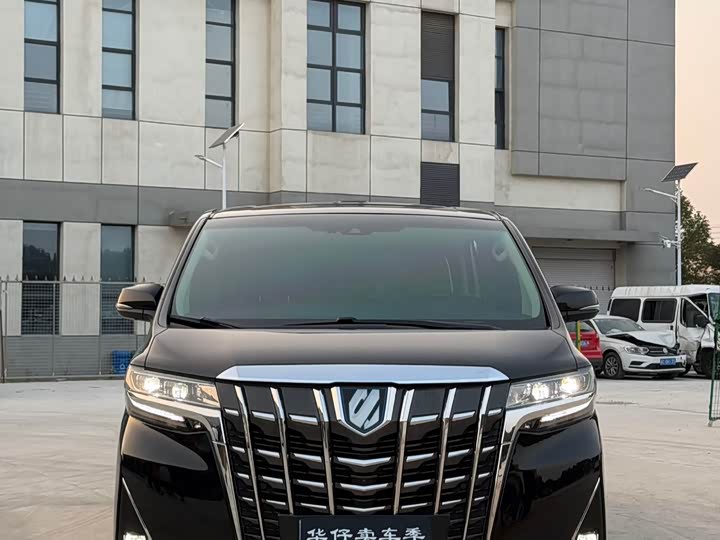 Фото 2 - Toyota Alphard