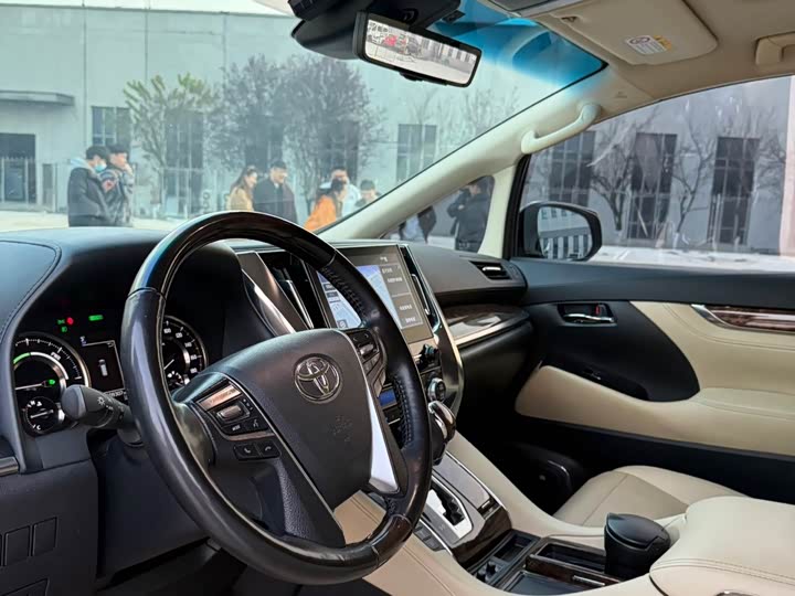 Фото 4 - Toyota Alphard