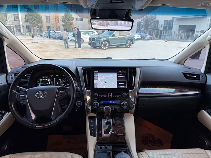 Фото 5 - Toyota Alphard