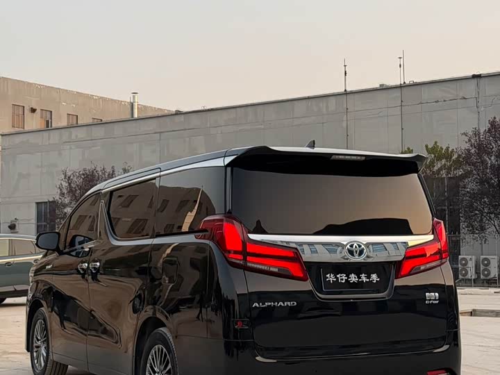 Фото 7 - Toyota Alphard
