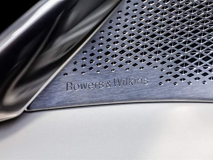 Фото 7 - Volvo EM90