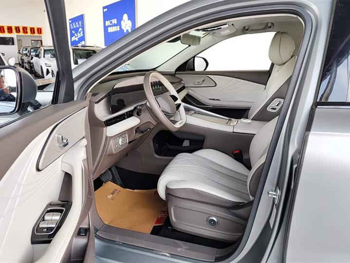 Фото 9 - Exeed RX C-DM Hybrid