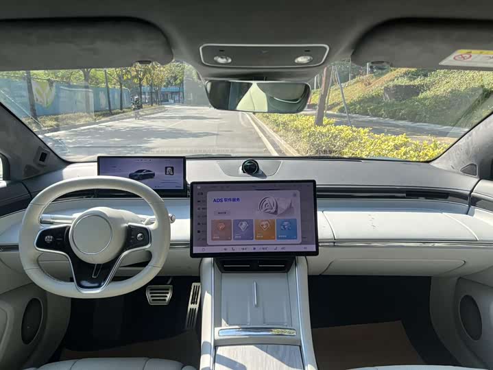 Фото 9 - Luxeed S7