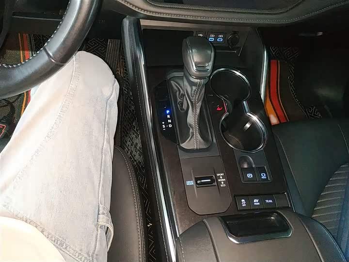 Фото 7 - Toyota Crown Kluger