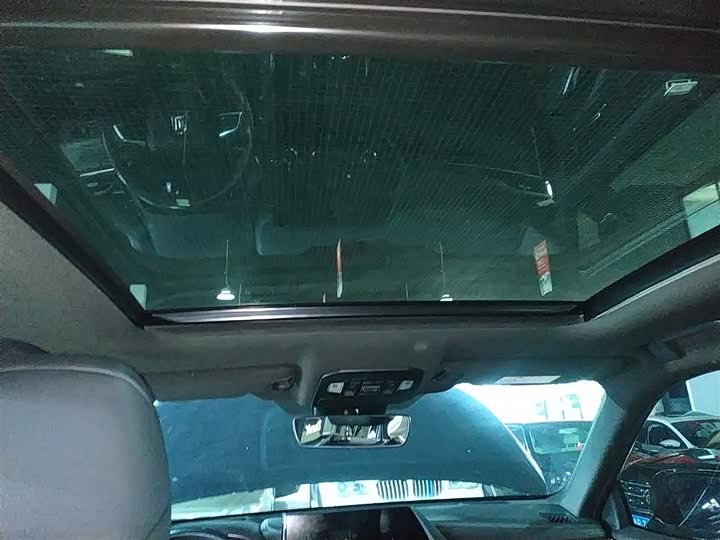 Фото 9 - Toyota Crown Kluger