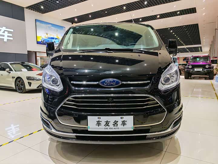 Фото 3 - Ford Tourneo