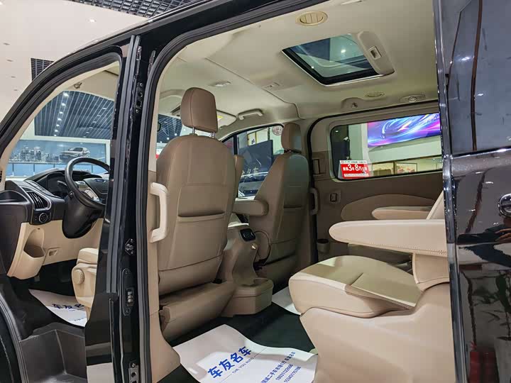 Фото 6 - Ford Tourneo