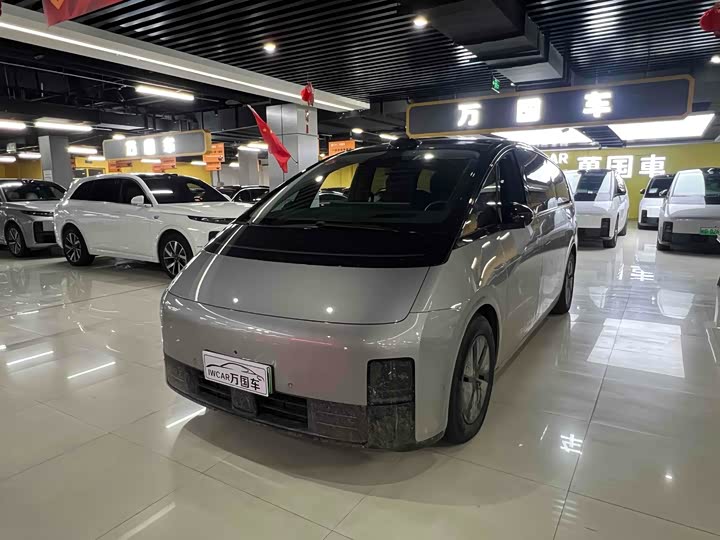 Фото 2 - LiXiang Mega