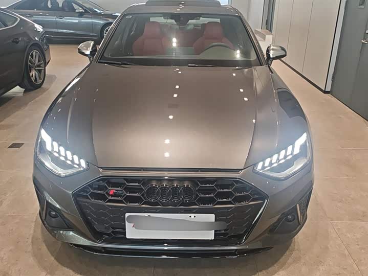 Фото 2 - Audi S4